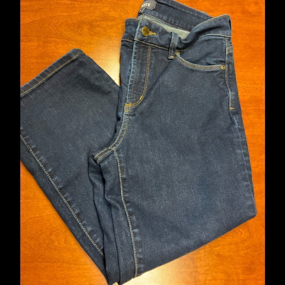 EUC NYDJ Marilyn Crop, Lift Tuck Technology Jean Capris Size 8